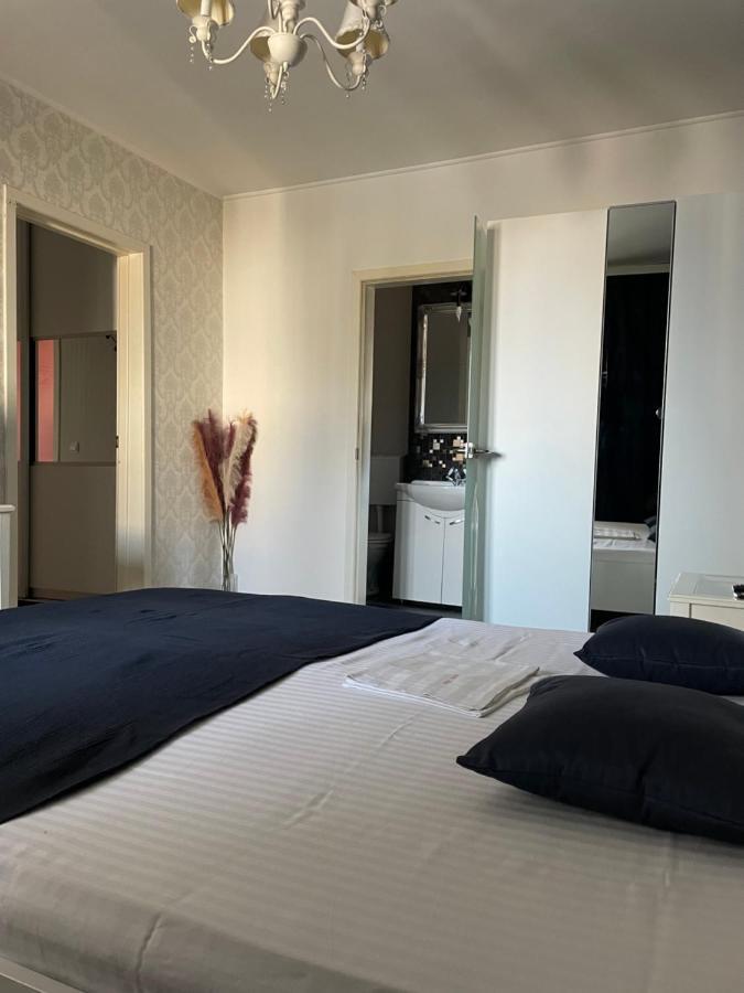 Apartament Cu 3 Dormitoare Jolie.M Apartman Galac Kültér fotó