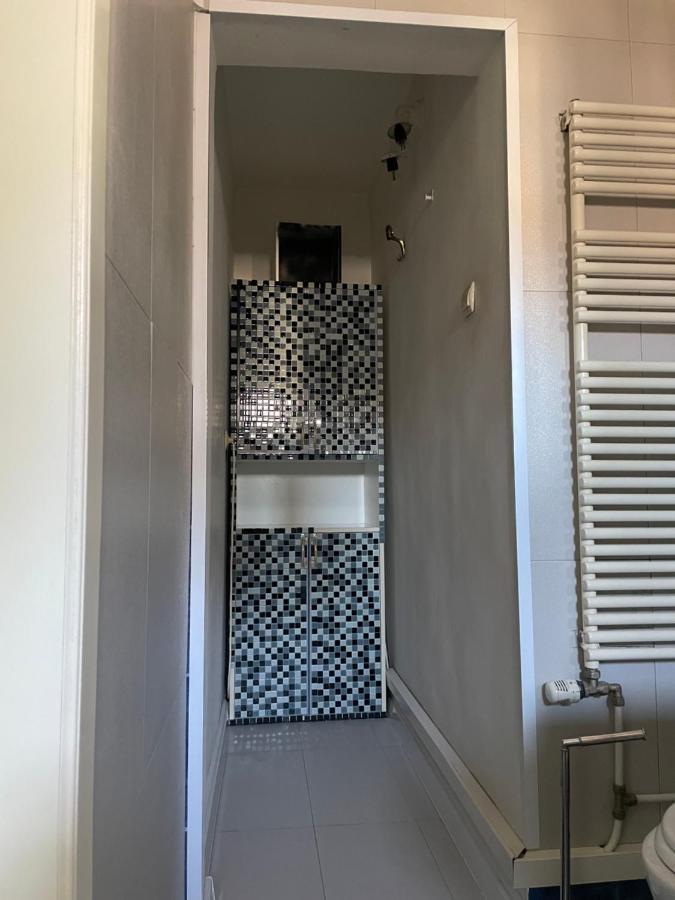 Apartament Cu 3 Dormitoare Jolie.M Apartman Galac Kültér fotó