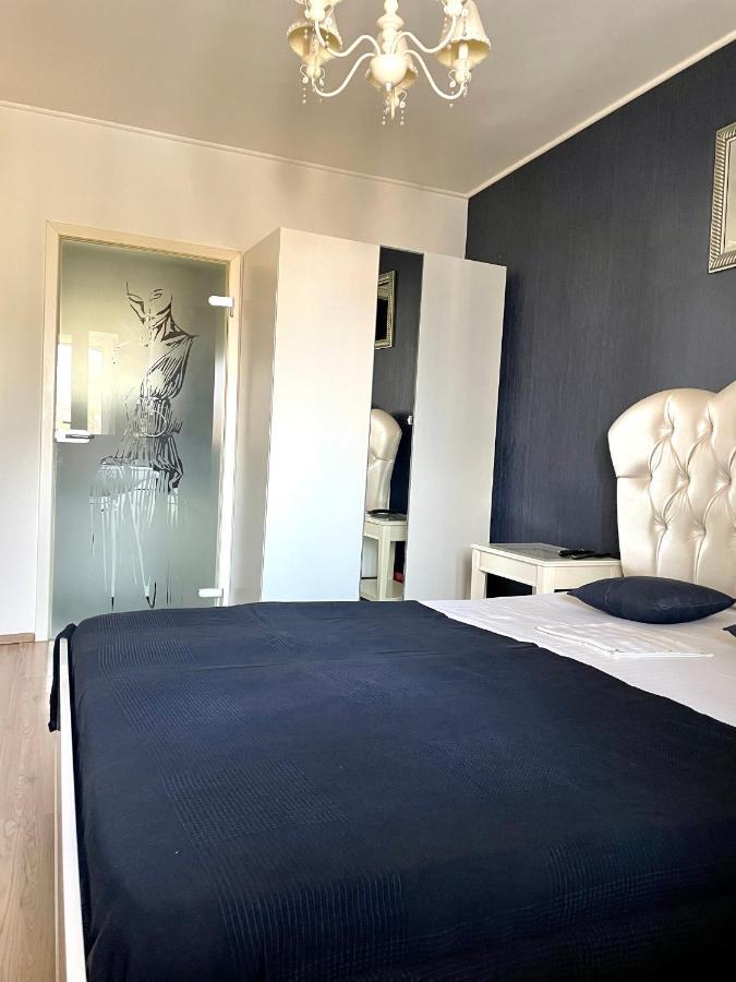 Apartament Cu 3 Dormitoare Jolie.M Apartman Galac Kültér fotó