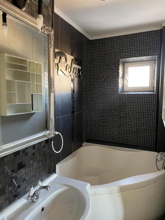 Apartament Cu 3 Dormitoare Jolie.M Apartman Galac Kültér fotó