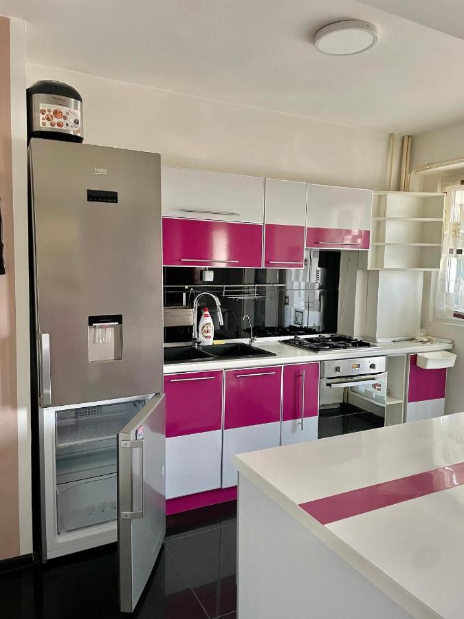 Apartament Cu 3 Dormitoare Jolie.M Apartman Galac Kültér fotó